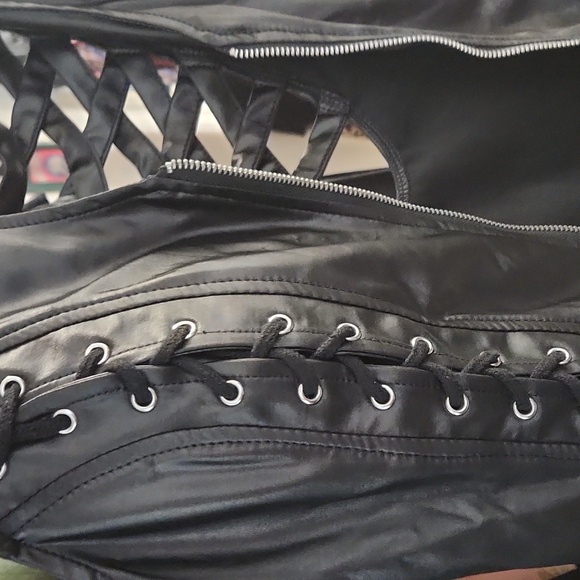 SEXY CORSET Top - Picture 5 of 10